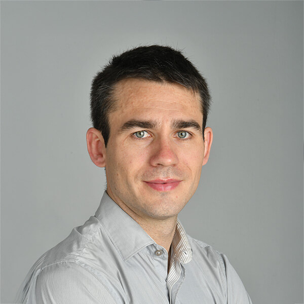 web.sections.reading_nook.course_author_name